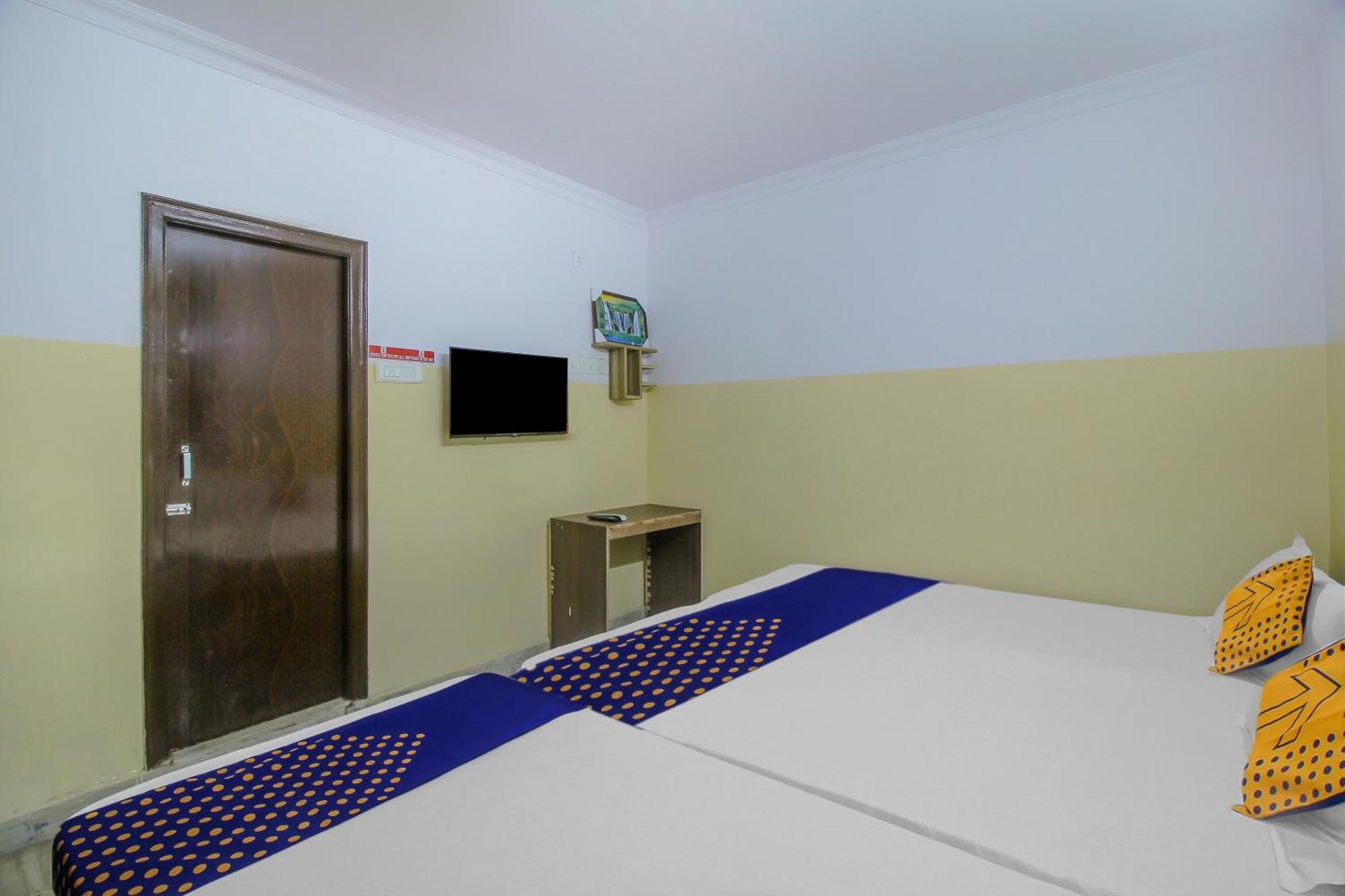 Spot On 81775 Mohit Gokul Lodge New Luxury Room'S Near Secunderabad Railway Station Lālāguda 外观 照片