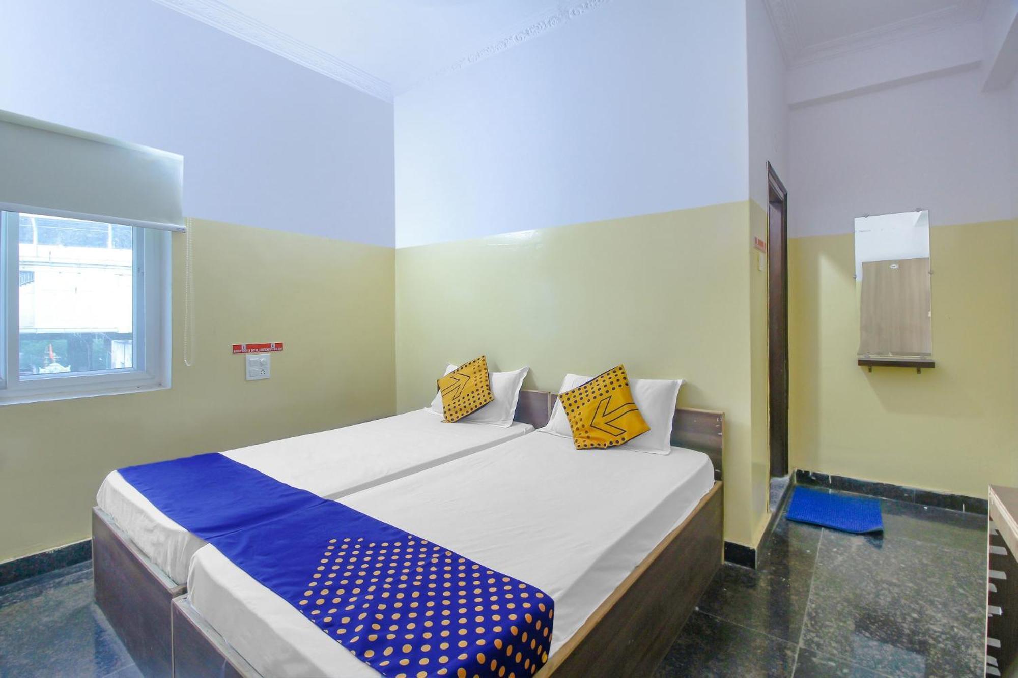 Spot On 81775 Mohit Gokul Lodge New Luxury Room'S Near Secunderabad Railway Station Lālāguda 外观 照片