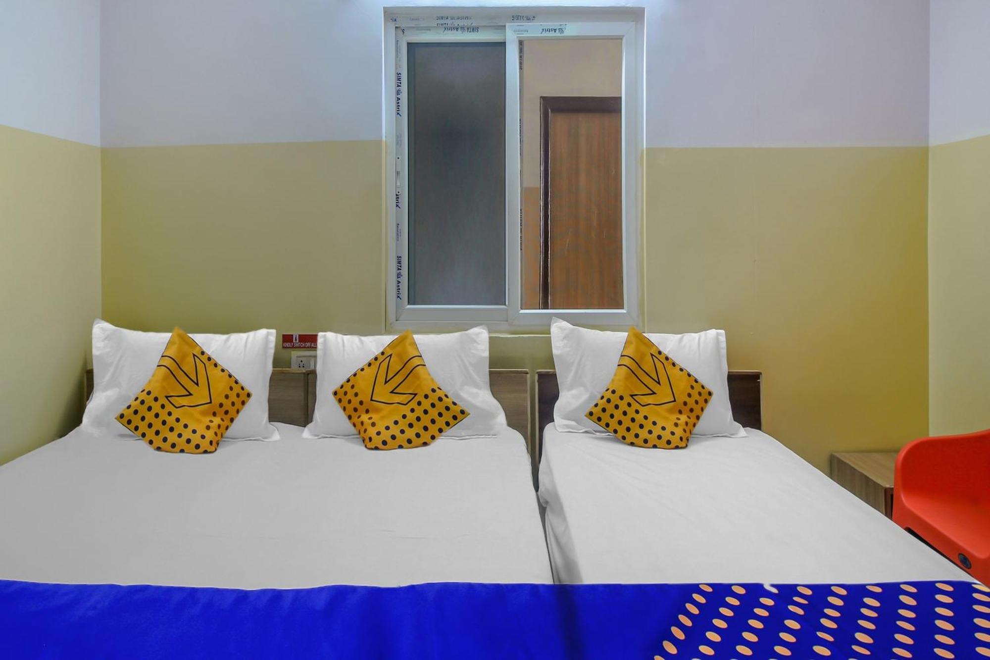 Spot On 81775 Mohit Gokul Lodge New Luxury Room'S Near Secunderabad Railway Station Lālāguda 外观 照片