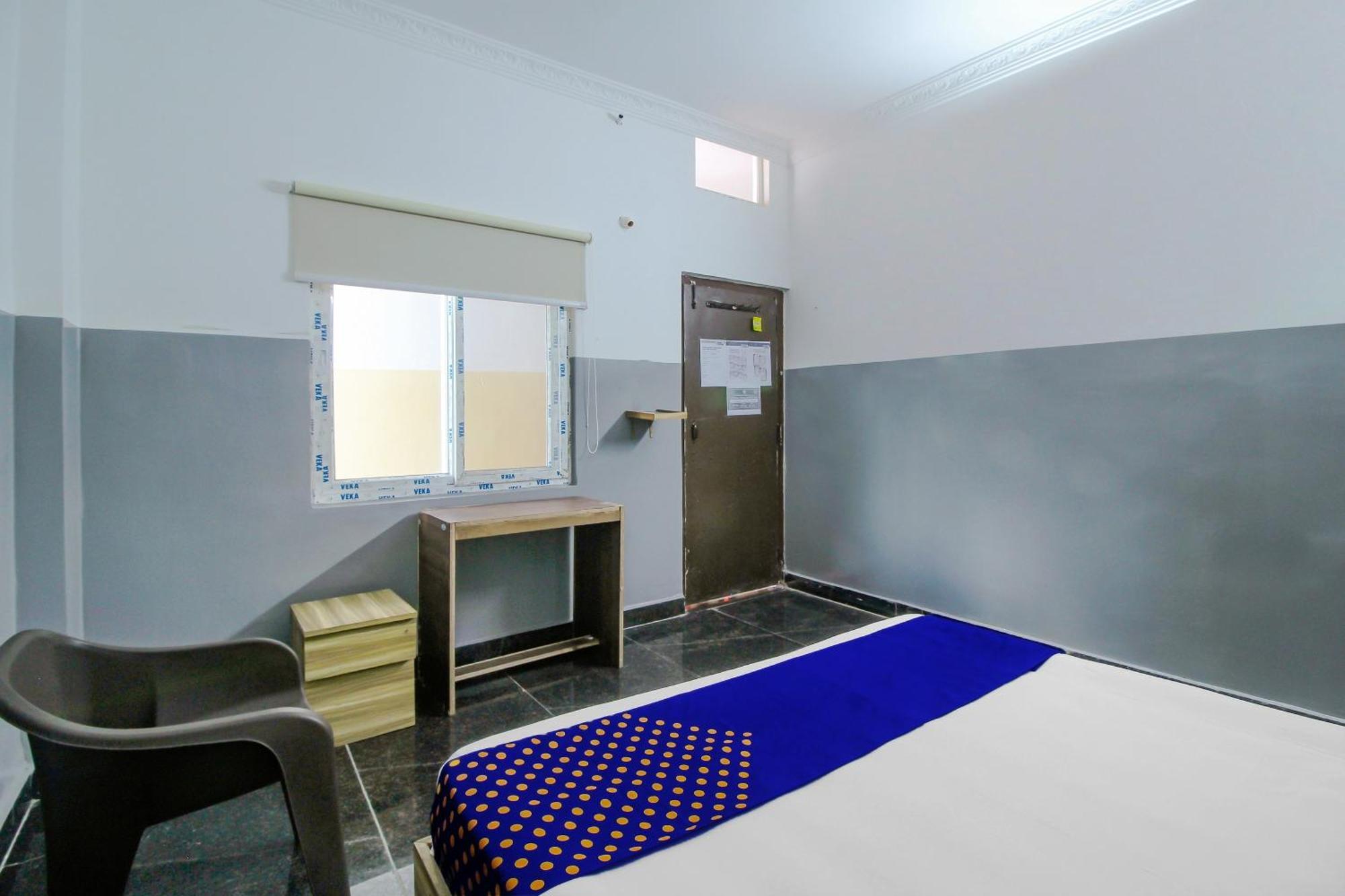 Spot On 81775 Mohit Gokul Lodge New Luxury Room'S Near Secunderabad Railway Station Lālāguda 外观 照片
