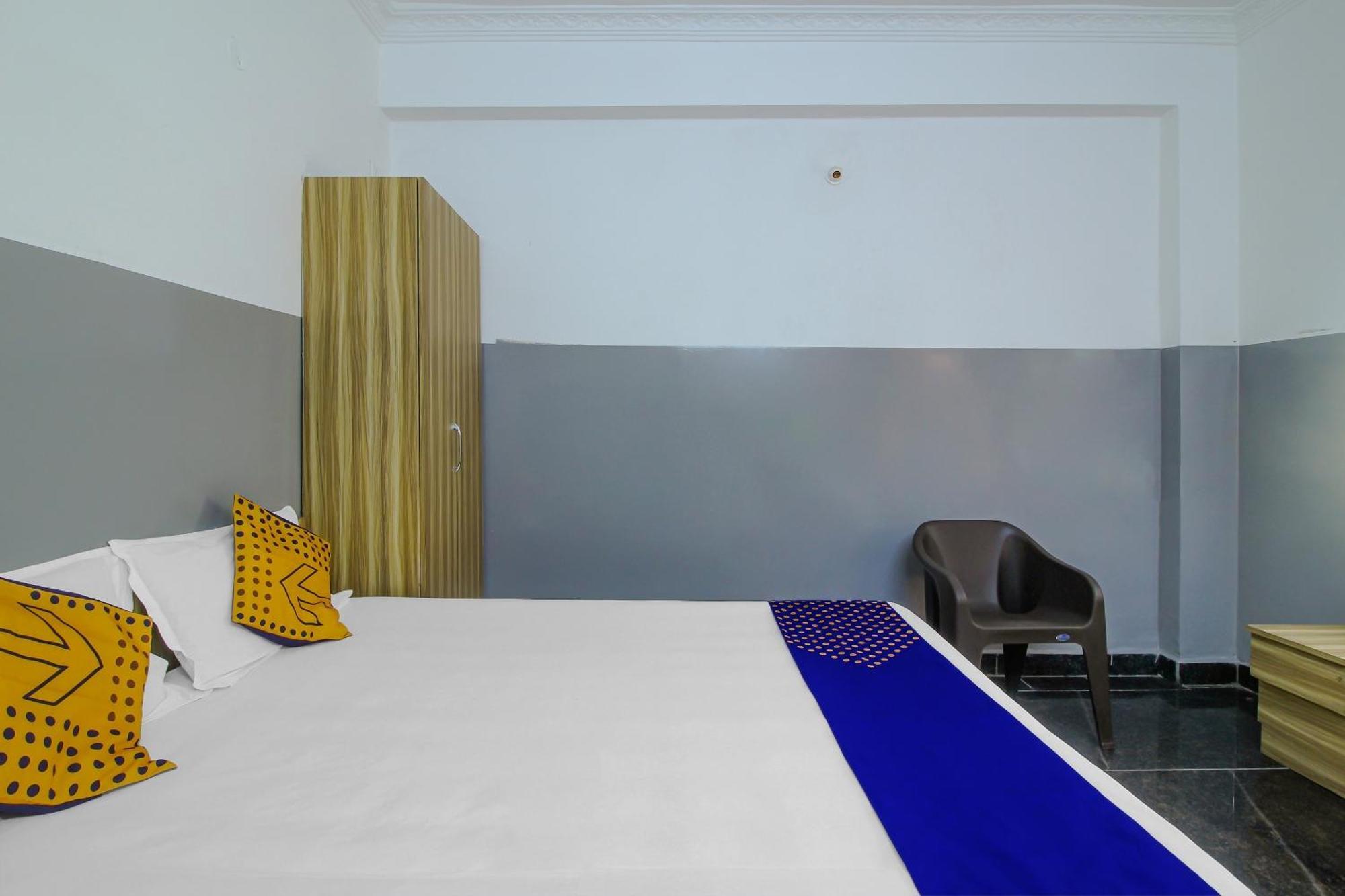 Spot On 81775 Mohit Gokul Lodge New Luxury Room'S Near Secunderabad Railway Station Lālāguda 外观 照片